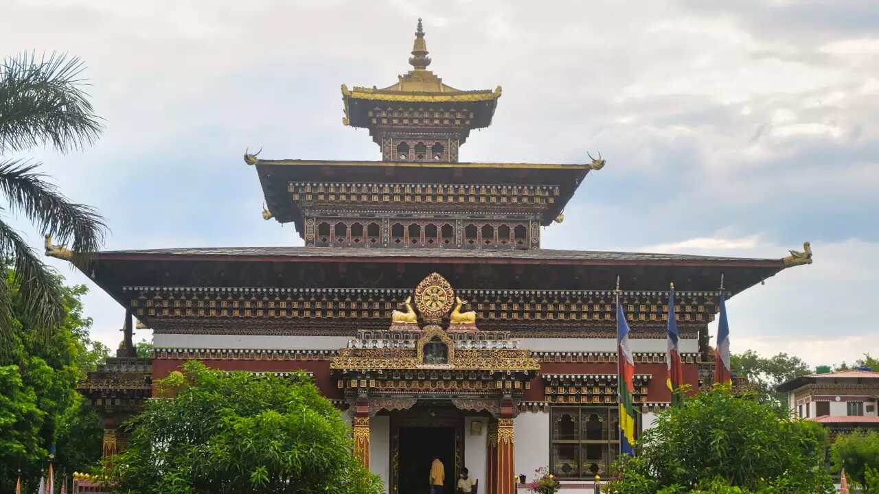 रॉयल भूटान मठ: Visit in Royal Bhutan Monastery